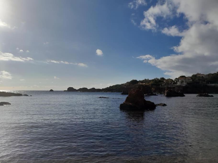 Charmant Studio Lumineux Avec Parking Prive Saint-Raphael  Bagian luar foto